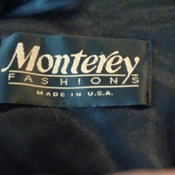 Monterey Fashion FAUX fur Coat. - Picture 4 of 10